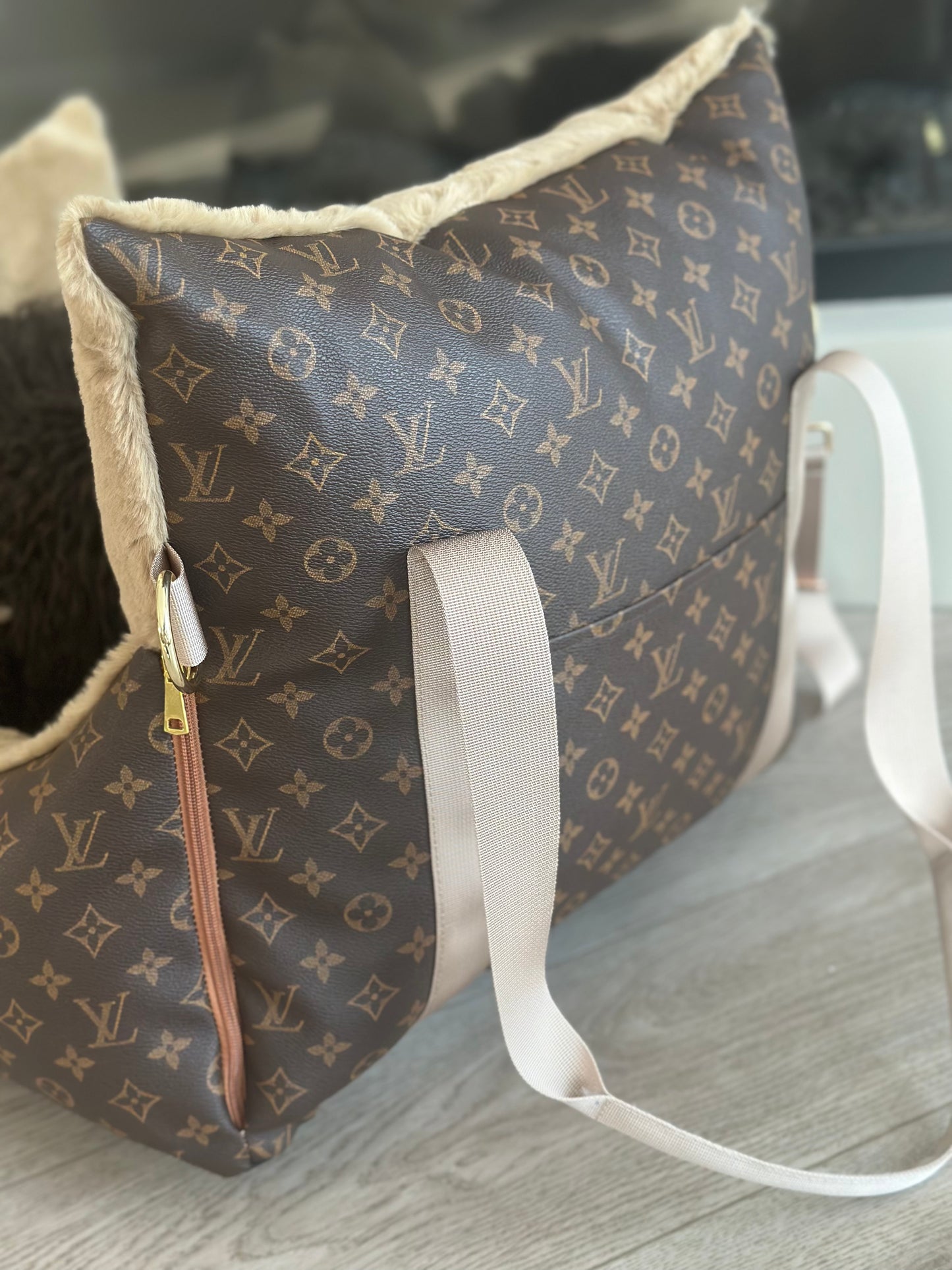 Lv Leather car Seat brown 🧸